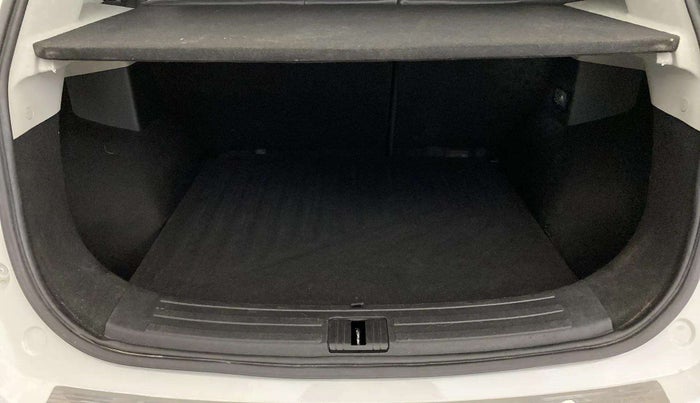 2022 MG ASTOR SMART EX 1.5 MT, Petrol, Manual, 50,795 km, Boot Inside