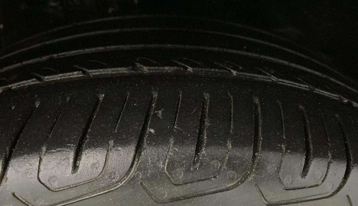 2022 MG ASTOR SMART EX 1.5 MT, Petrol, Manual, 50,795 km, Right Front Tyre Tread