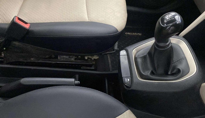 2022 Hyundai NEW SANTRO ERA EXECUTIVE, Petrol, Manual, 61,362 km, Gear Lever