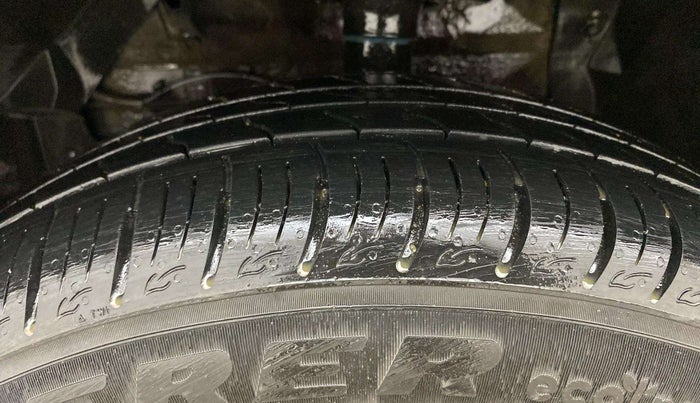 2017 Maruti Vitara Brezza VDI (O), Diesel, Manual, 75,198 km, Left Front Tyre Tread