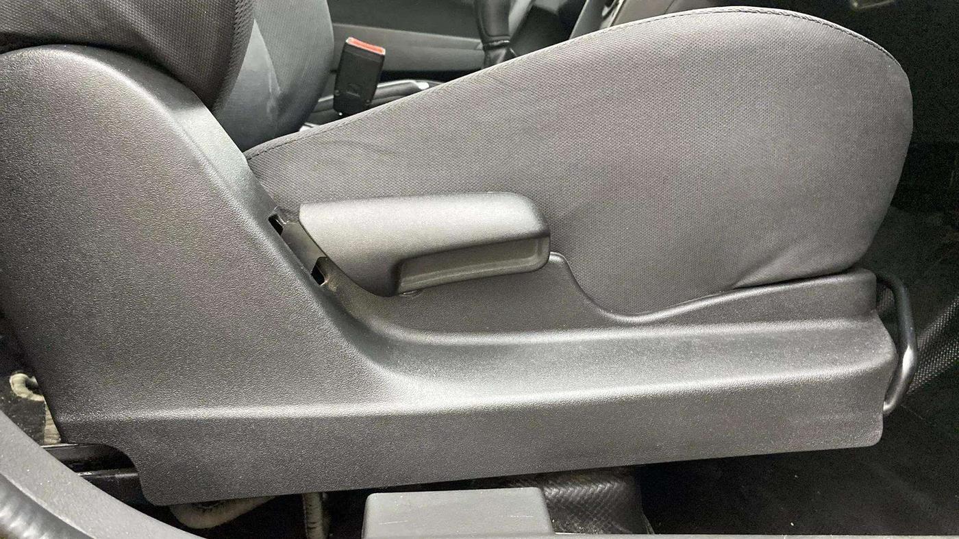 2017 Maruti Vitara Brezza VDI (O), Diesel, Manual, 75,239 km, Driver Side Adjustment Panel