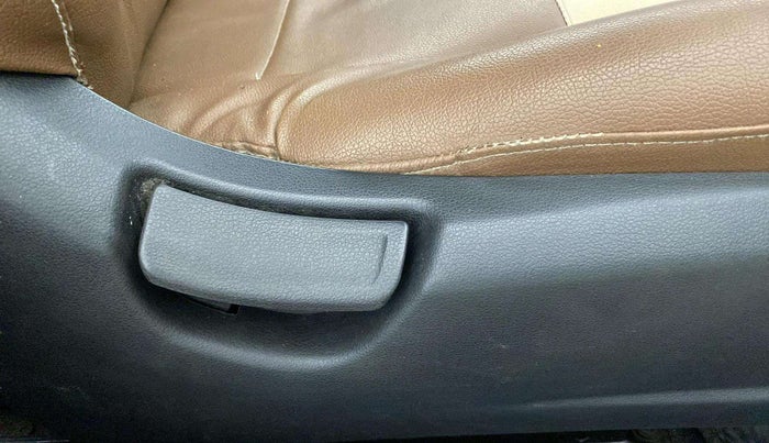 2018 Hyundai Verna 1.4 E PETROL, Petrol, Manual, 63,685 km, Driver Side Adjustment Panel