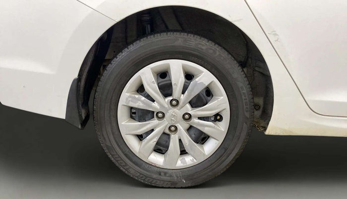 2018 Hyundai Verna 1.4 E PETROL, Petrol, Manual, 63,685 km, Right Rear Wheel