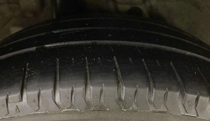 2018 Hyundai Verna 1.4 E PETROL, Petrol, Manual, 63,685 km, Right Rear Tyre Tread