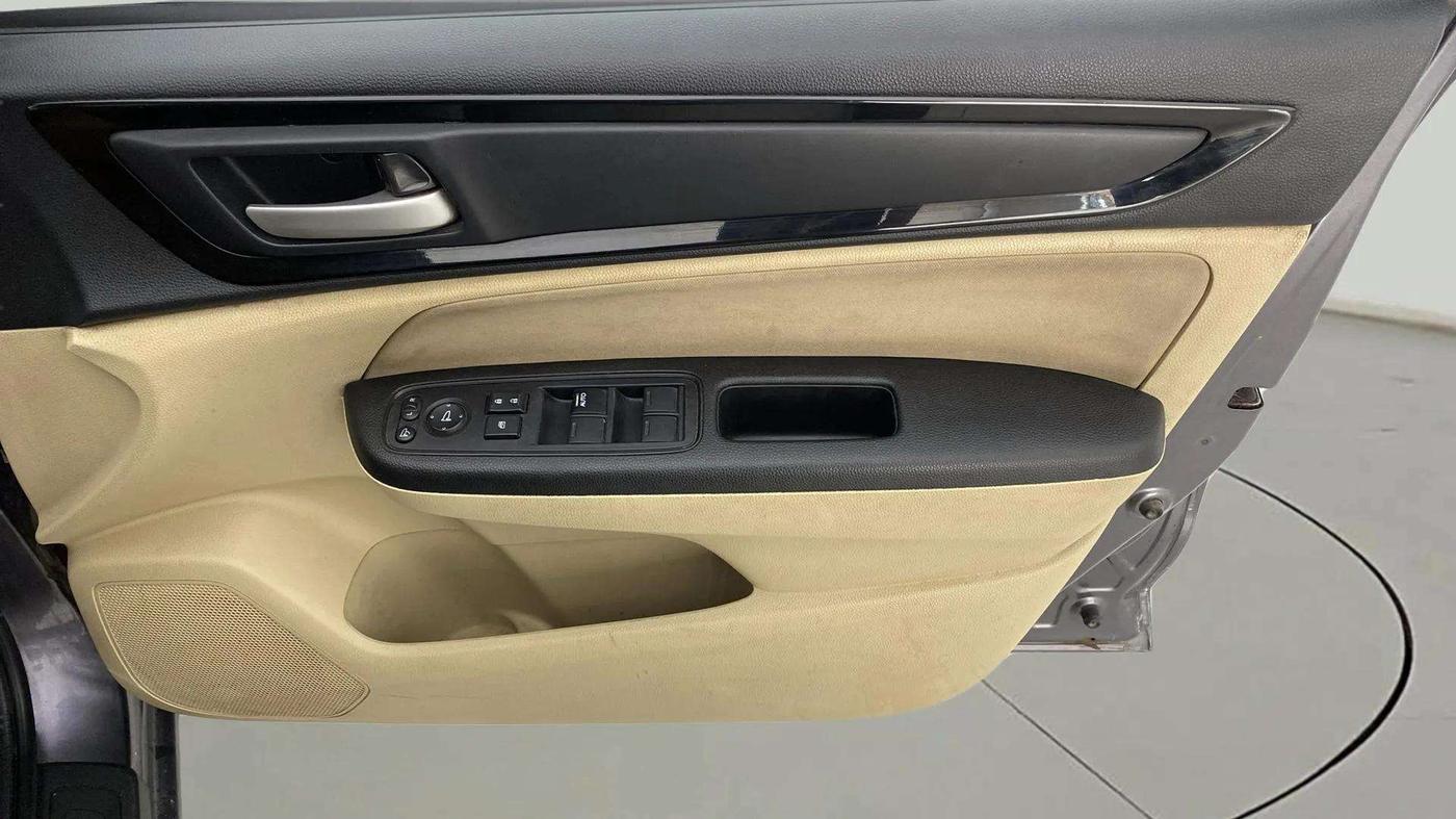 2020 Honda Amaze 1.2L I-VTEC V CVT, CNG, Automatic, 79,046 km, Driver Side Door Panels Control