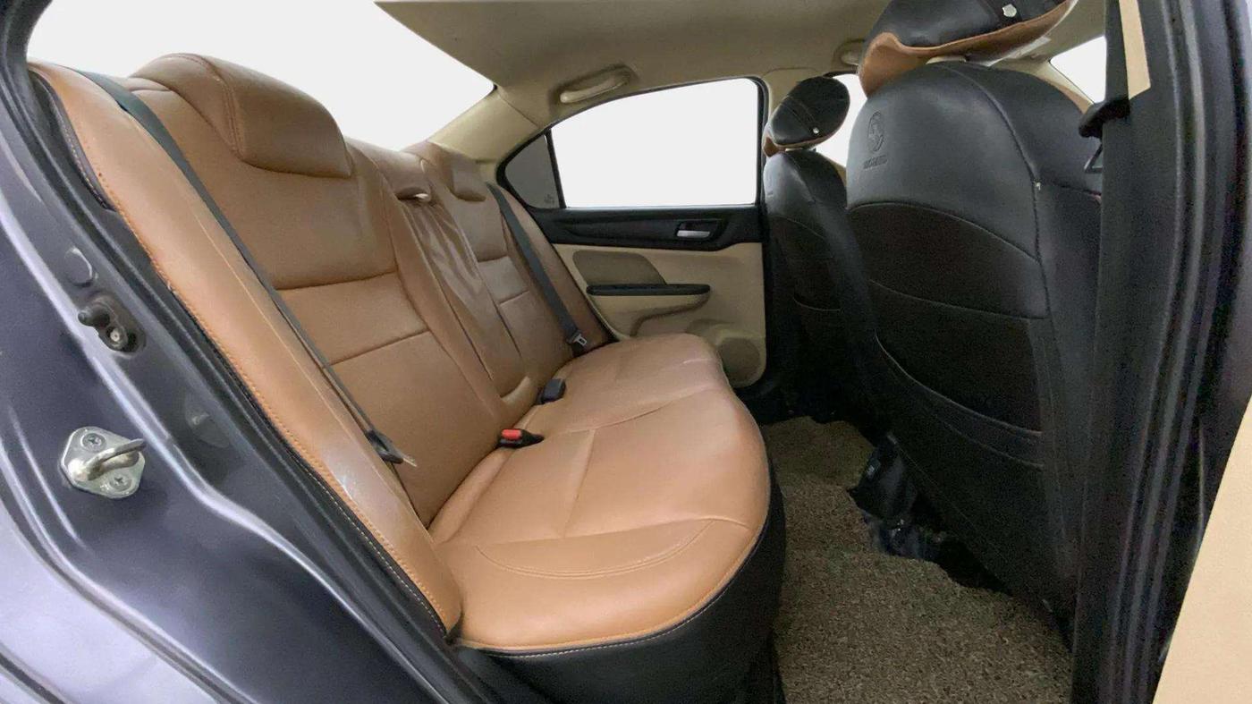 2020 Honda Amaze 1.2L I-VTEC V CVT, CNG, Automatic, 79,046 km, Right Side Rear Door Cabin