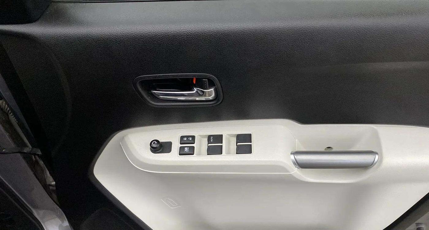 2023 Maruti IGNIS DELTA 1.2, Petrol, Manual, 16,154 km, Driver Side Door Panels Control