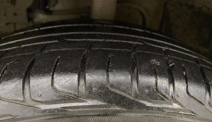 2023 Tata NEXON PURE 1.2 PETROL, Petrol, Manual, 31,914 km, Left Front Tyre Tread