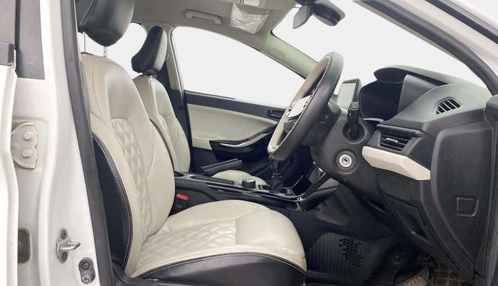 2023 Tata NEXON PURE 1.2 PETROL, Petrol, Manual, 31,914 km, Right Side Front Door Cabin