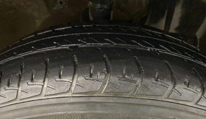2019 Maruti New Wagon-R VXI 1.2, Petrol, Manual, 35,337 km, Right Front Tyre Tread
