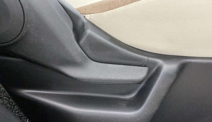 2019 Maruti New Wagon-R VXI 1.2, Petrol, Manual, 35,337 km, Driver Side Adjustment Panel