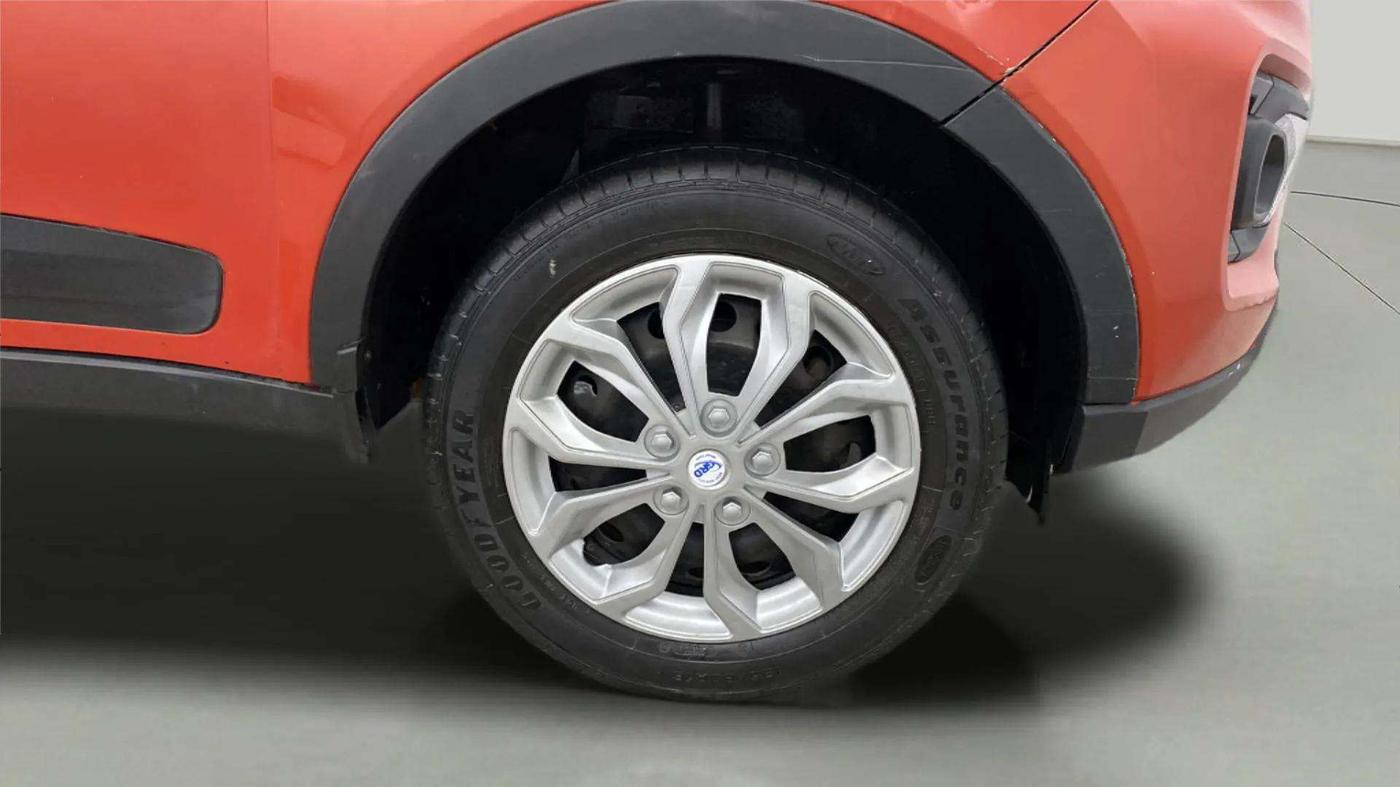 2020 Tata NEXON XM SUNROOF PETROL, Petrol, Manual, 48,309 km, Right Front Wheel