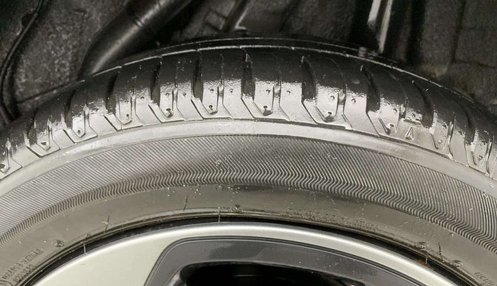 2022 Hyundai Verna S PLUS 1.5 VTVT, Petrol, Manual, 24,703 km, Left Rear Tyre Tread