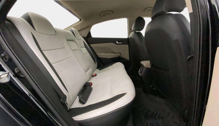 2022 Hyundai Verna S PLUS 1.5 VTVT, Petrol, Manual, 24,703 km, Right Side Rear Door Cabin