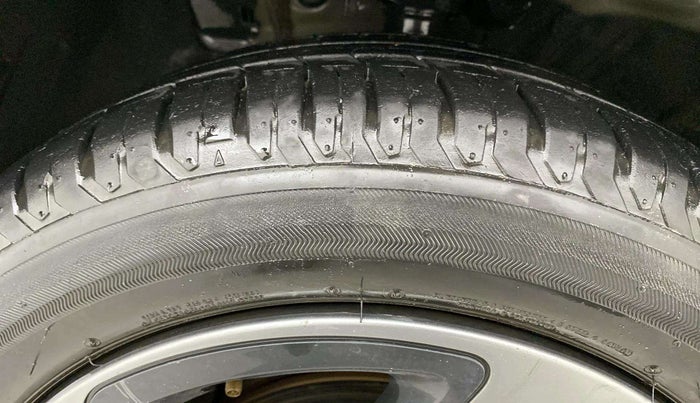 2022 Hyundai Verna S PLUS 1.5 VTVT, Petrol, Manual, 24,703 km, Left Front Tyre Tread