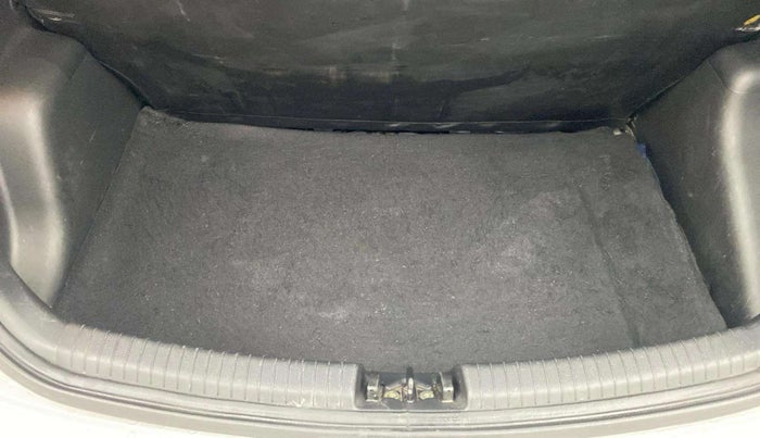 2015 Hyundai Grand i10 ASTA (O) 1.2 KAPPA VTVT, Petrol, Manual, 73,887 km, Boot Open Zoomed View