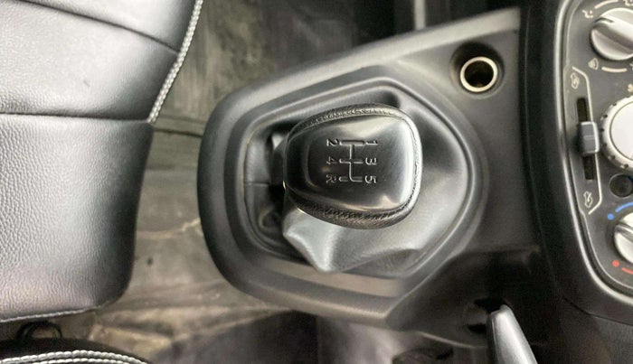 2018 Datsun Go Plus T, Petrol, Manual, 28,123 km, Gear Lever