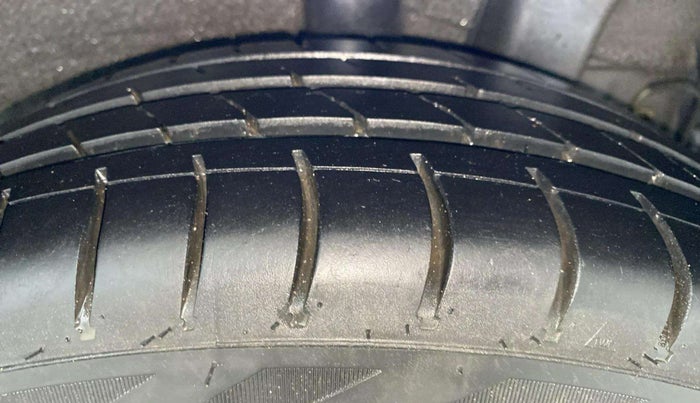 2015 Hyundai Xcent S 1.2, Petrol, Manual, 76,402 km, Left Rear Tyre Tread