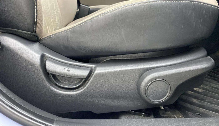 2015 Hyundai Xcent S 1.2, Petrol, Manual, 76,402 km, Driver Side Adjustment Panel