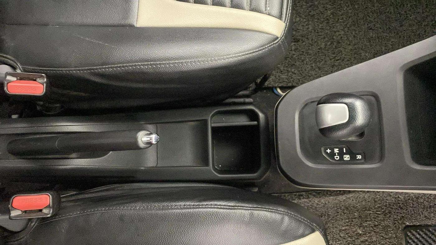 2019 Maruti New Wagon-R ZXI 1.2 AMT, Petrol, Automatic, 65,367 km, Gear Lever