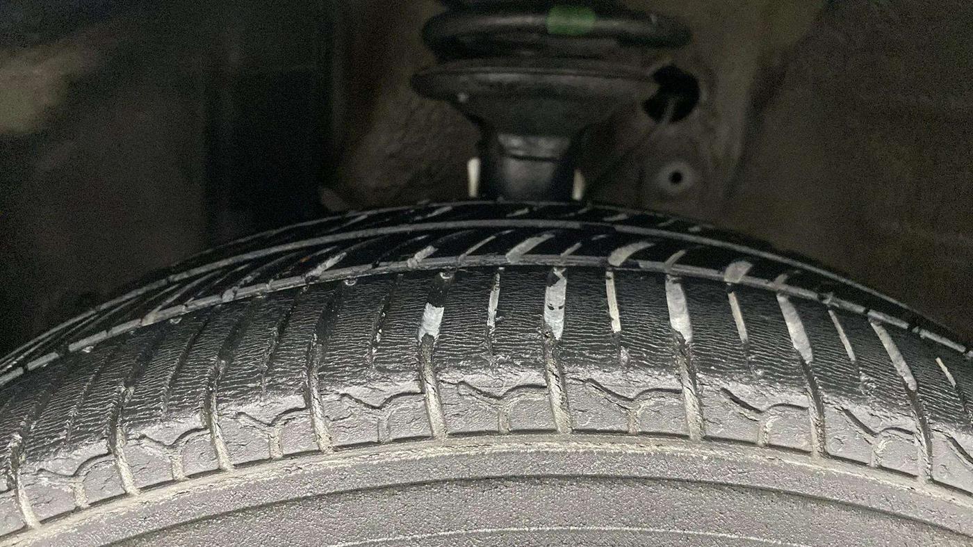 2019 Maruti New Wagon-R ZXI 1.2 AMT, Petrol, Automatic, 65,367 km, Right Front Tyre Tread