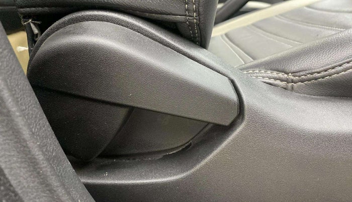 2024 Nissan MAGNITE XE, Petrol, Manual, 20,960 km, Driver Side Adjustment Panel