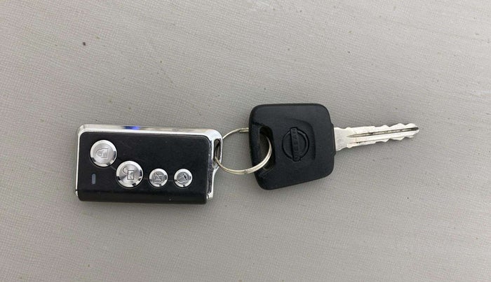 2024 Nissan MAGNITE XE, Petrol, Manual, 20,960 km, Key Close Up