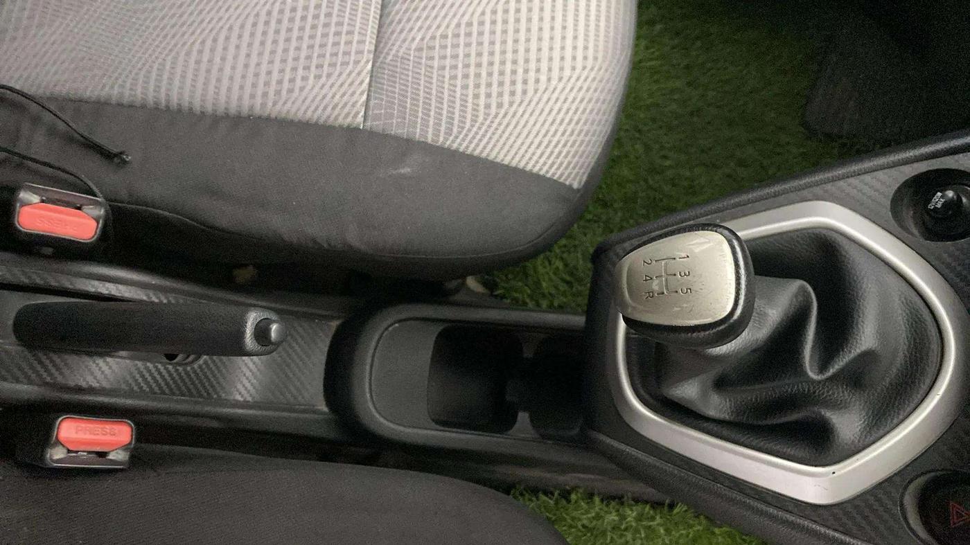2018 Datsun Go Plus T(O), Petrol, Manual, 35,668 km, Gear Lever