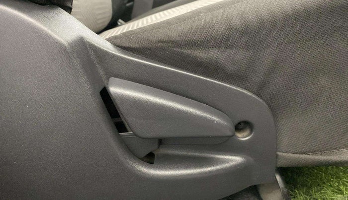 2018 Datsun Go Plus T(O), Petrol, Manual, 35,668 km, Driver Side Adjustment Panel