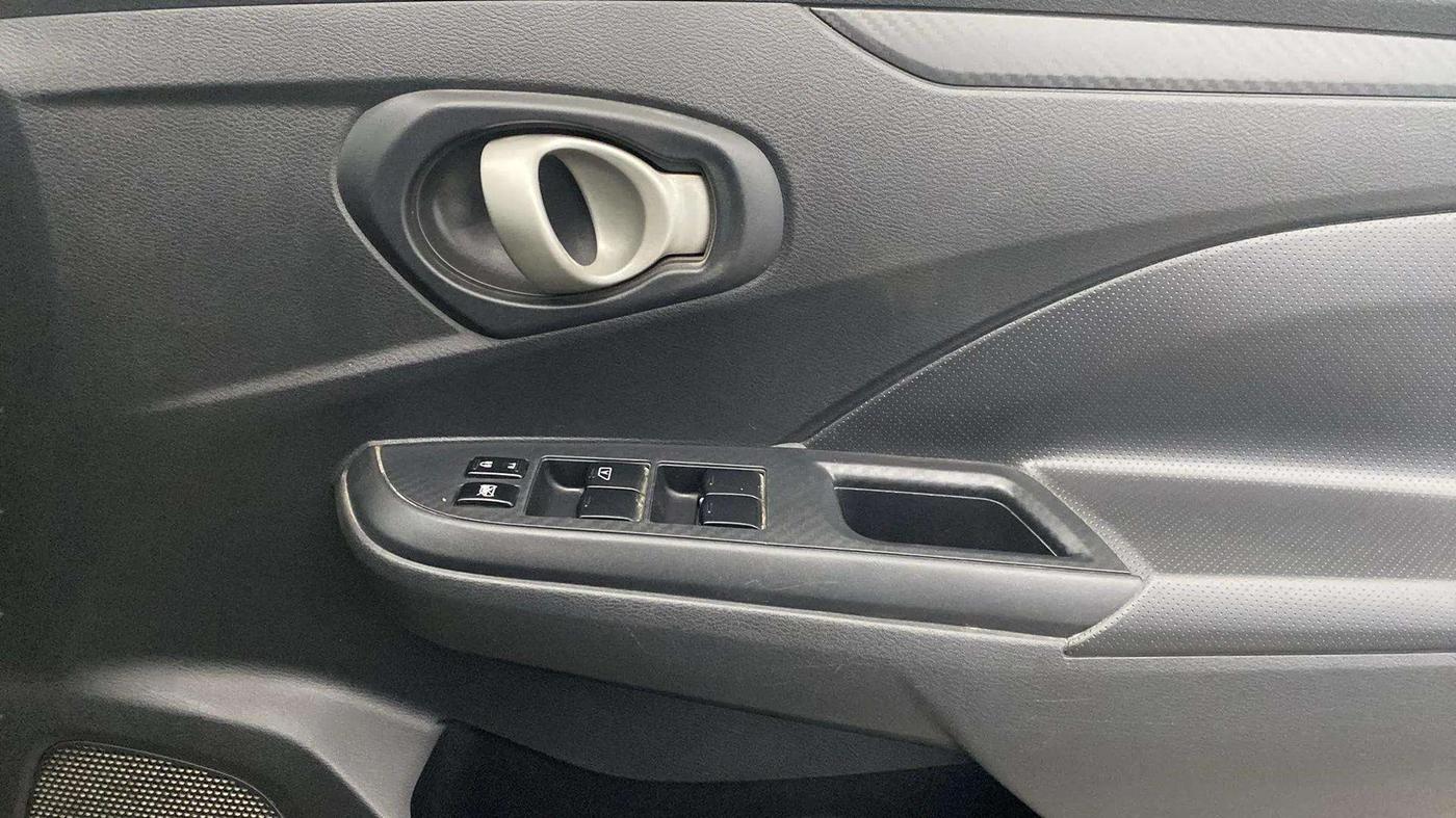 2018 Datsun Go Plus T(O), Petrol, Manual, 35,668 km, Driver Side Door Panels Control