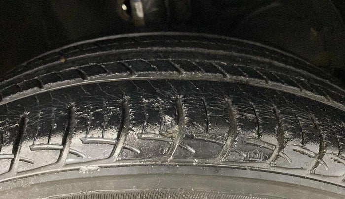 2016 Maruti Baleno SIGMA PETROL 1.2, Petrol, Manual, 44,919 km, Right Front Tyre Tread