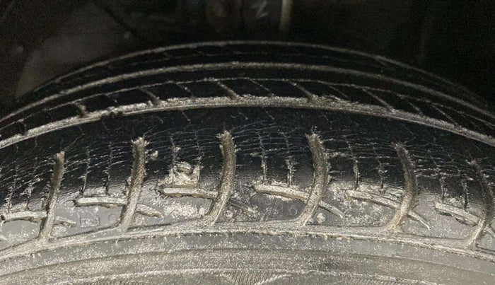 2016 Maruti Baleno SIGMA PETROL 1.2, Petrol, Manual, 44,919 km, Left Front Tyre Tread