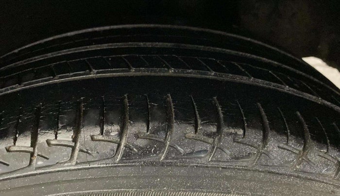 2016 Maruti Baleno SIGMA PETROL 1.2, Petrol, Manual, 44,919 km, Left Rear Tyre Tread