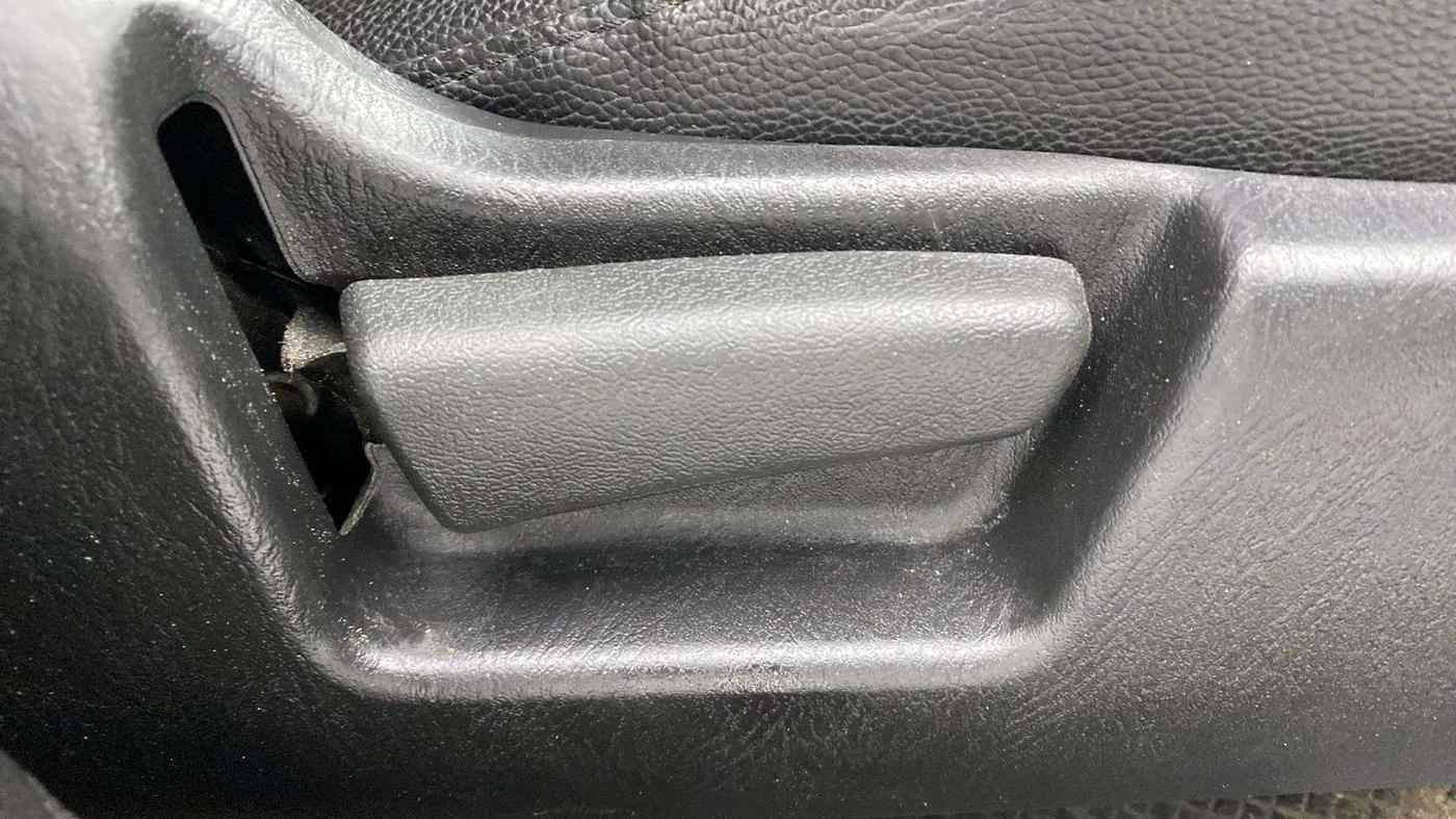2022 Maruti Alto VXI PLUS, Petrol, Manual, 34,274 km, Driver Side Adjustment Panel