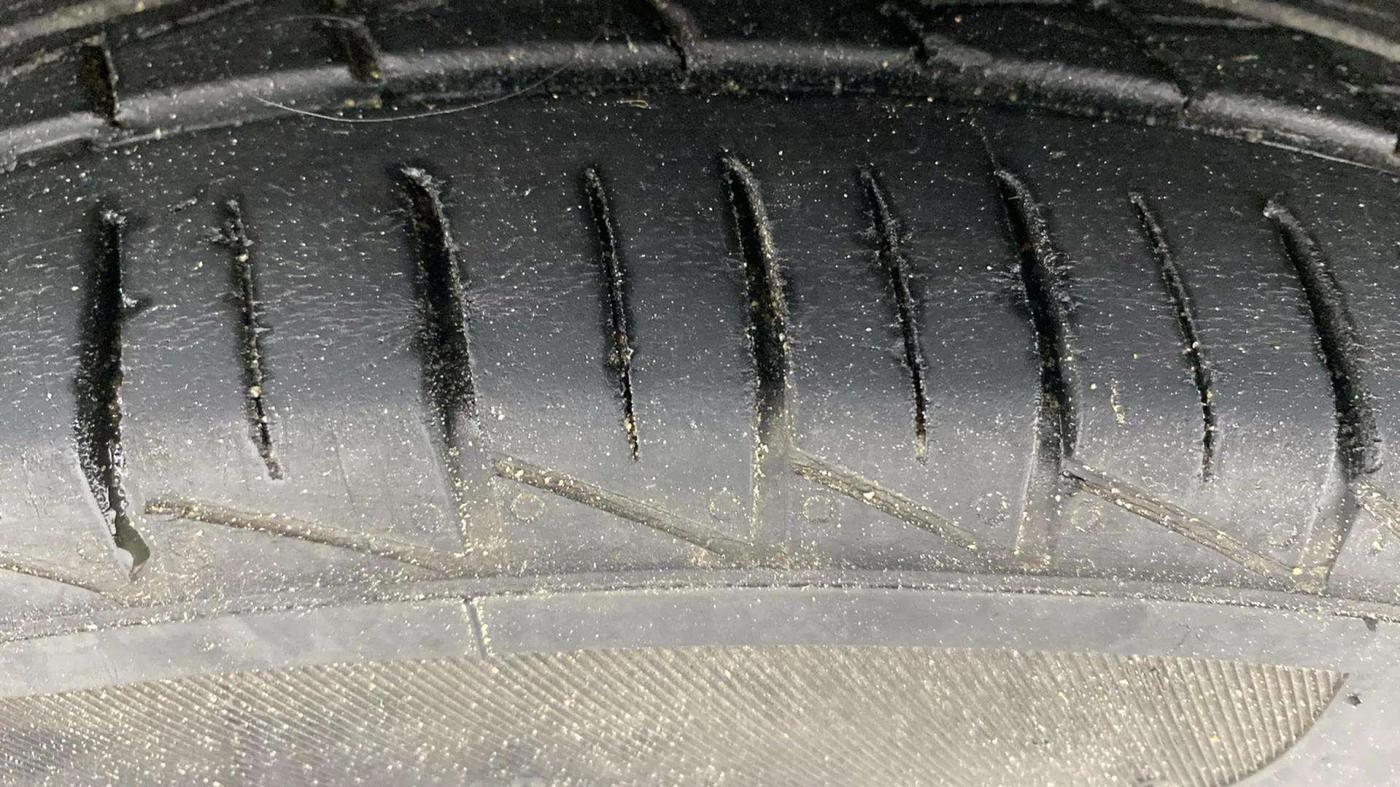 2022 Maruti Alto VXI PLUS, Petrol, Manual, 34,274 km, Left Front Tyre Tread