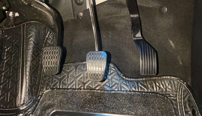 2023 Tata ALTROZ XZ + SUNROOF, Petrol, Manual, 27,158 km, Pedals