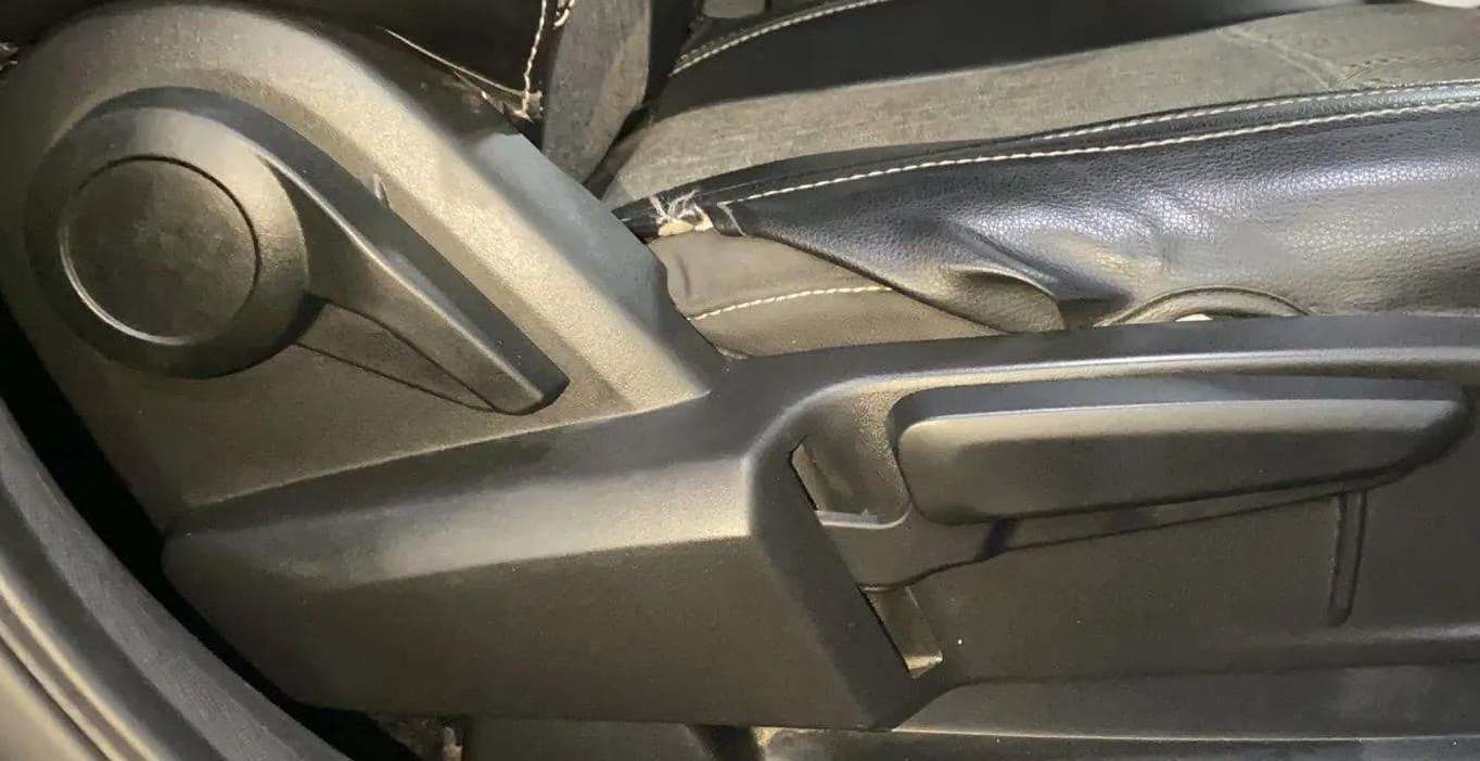 2023 Tata ALTROZ XZ + SUNROOF, Petrol, Manual, 27,254 km, Driver Side Adjustment Panel