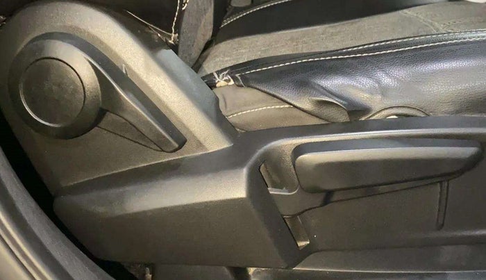 2023 Tata ALTROZ XZ + SUNROOF, Petrol, Manual, 27,158 km, Driver Side Adjustment Panel