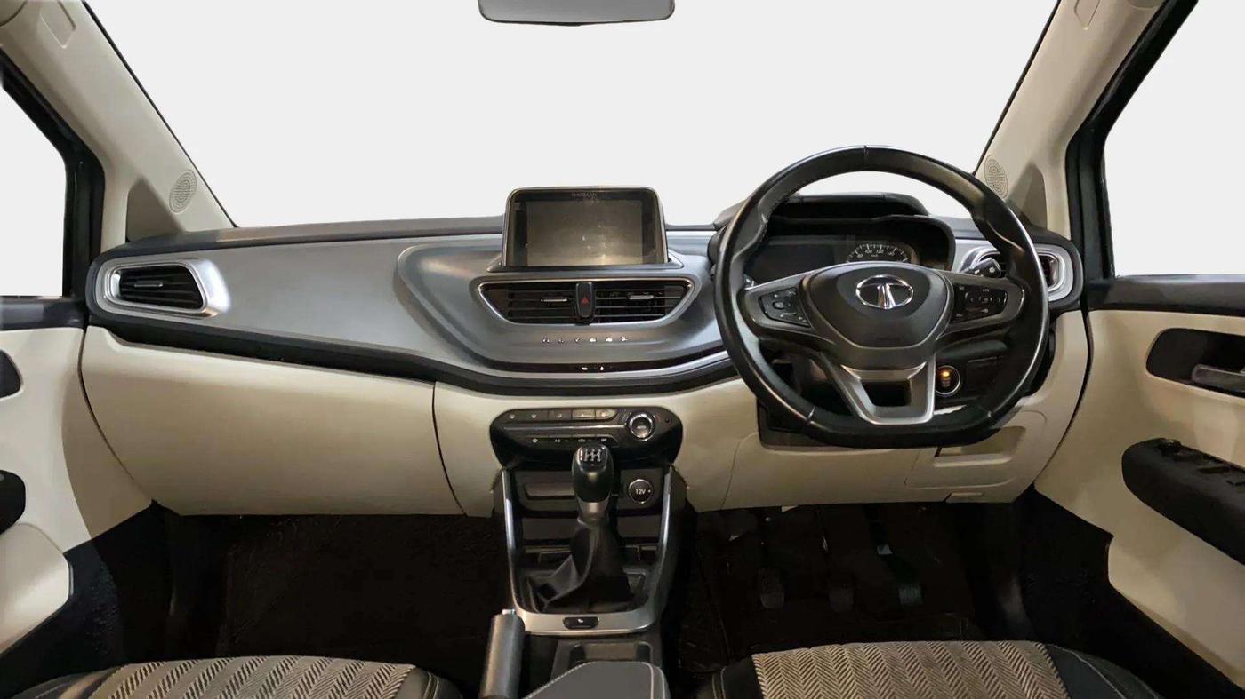 2023 Tata ALTROZ XZ + SUNROOF, Petrol, Manual, 27,254 km, Dashboard