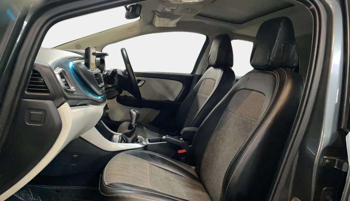 2023 Tata ALTROZ XZ + SUNROOF, Petrol, Manual, 27,158 km, Right Side Front Door Cabin