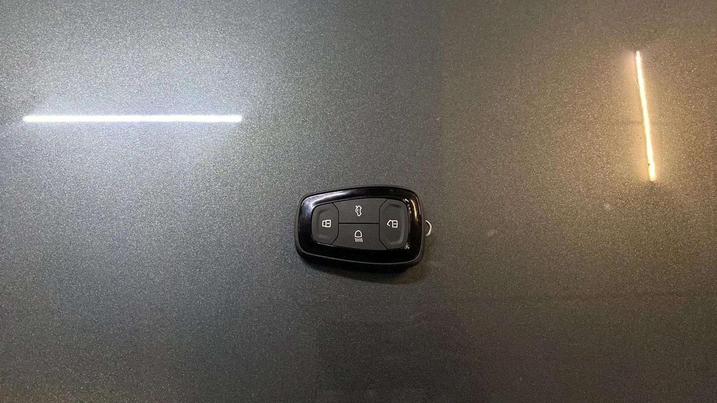 2023 Tata ALTROZ XZ + SUNROOF, Petrol, Manual, 27,254 km, Key Close Up