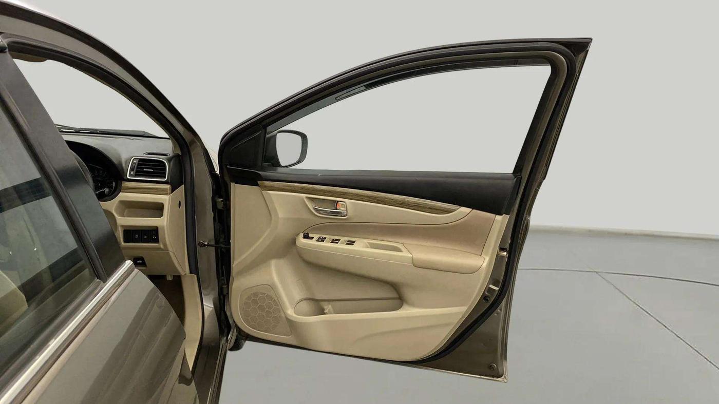 2020 Maruti Ciaz DELTA 1.5 SHVS MT PETROL, Petrol, Manual, 44,318 km, RHS Front Door