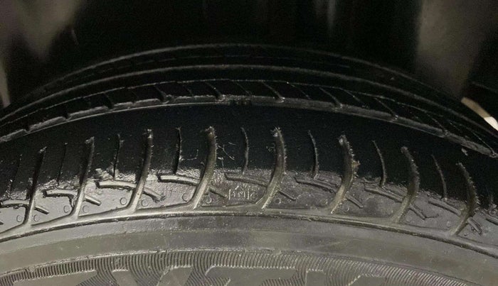 2020 Maruti Ciaz DELTA 1.5 SHVS MT PETROL, Petrol, Manual, 44,318 km, Left Rear Tyre Tread