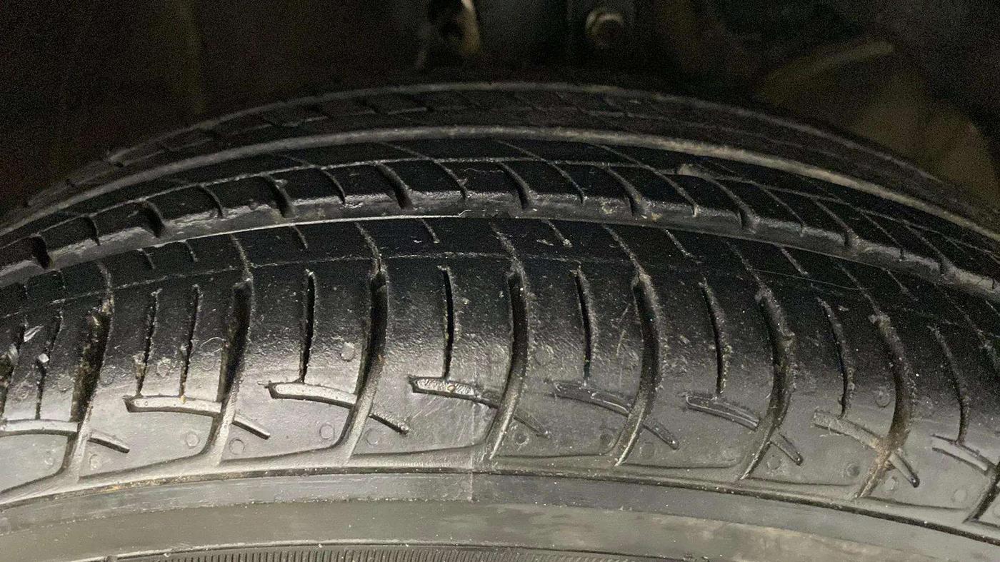 2019 Maruti Baleno DELTA DIESEL 1.3, Diesel, Manual, 33,445 km, Right Front Tyre Tread