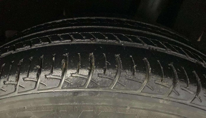 2019 Maruti Baleno DELTA DIESEL 1.3, Diesel, Manual, 33,387 km, Left Rear Tyre Tread