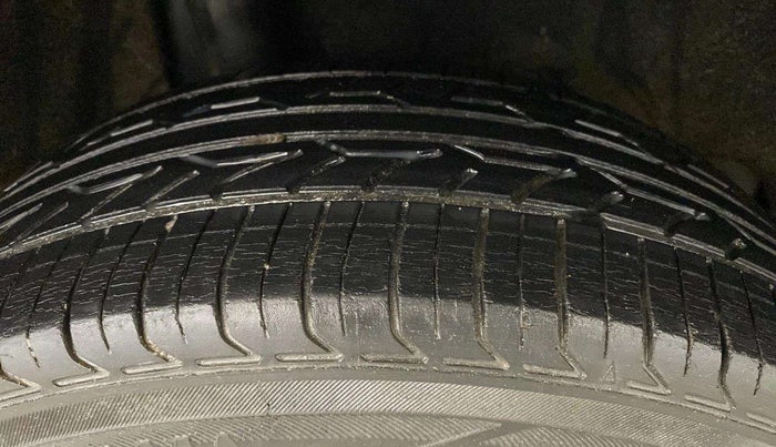2017 Maruti Baleno DELTA PETROL 1.2, Petrol, Manual, 45,000 km, Right Rear Tyre Tread