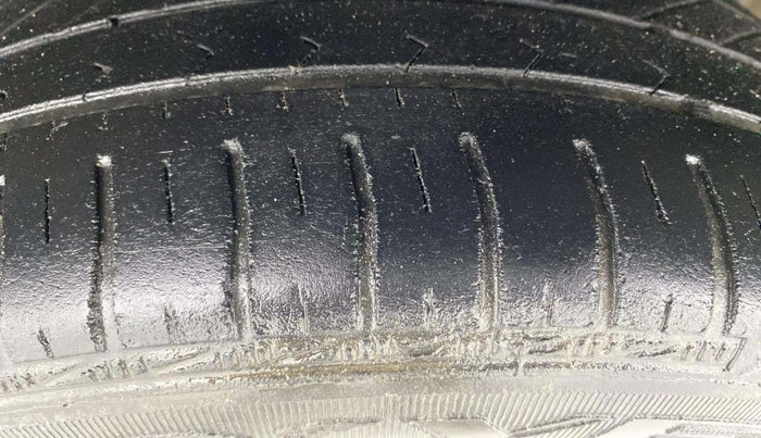 2015 Hyundai Xcent S 1.2, Petrol, Manual, 97,737 km, Left Front Tyre Tread