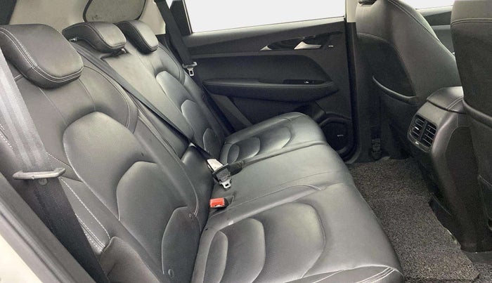 2020 MG HECTOR SHARP 2.0 DIESEL, Diesel, Manual, 86,066 km, Right Side Rear Door Cabin