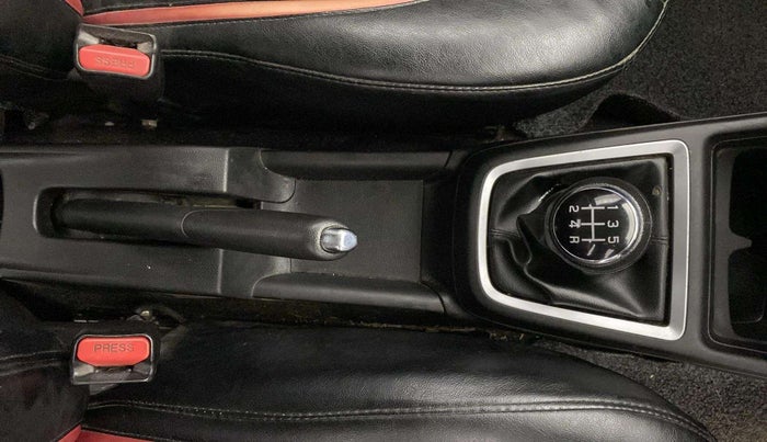 2018 Maruti Swift VDI, Diesel, Manual, 1,12,976 km, Gear Lever