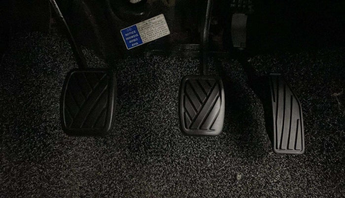 2018 Maruti Swift VDI, Diesel, Manual, 1,12,976 km, Pedals